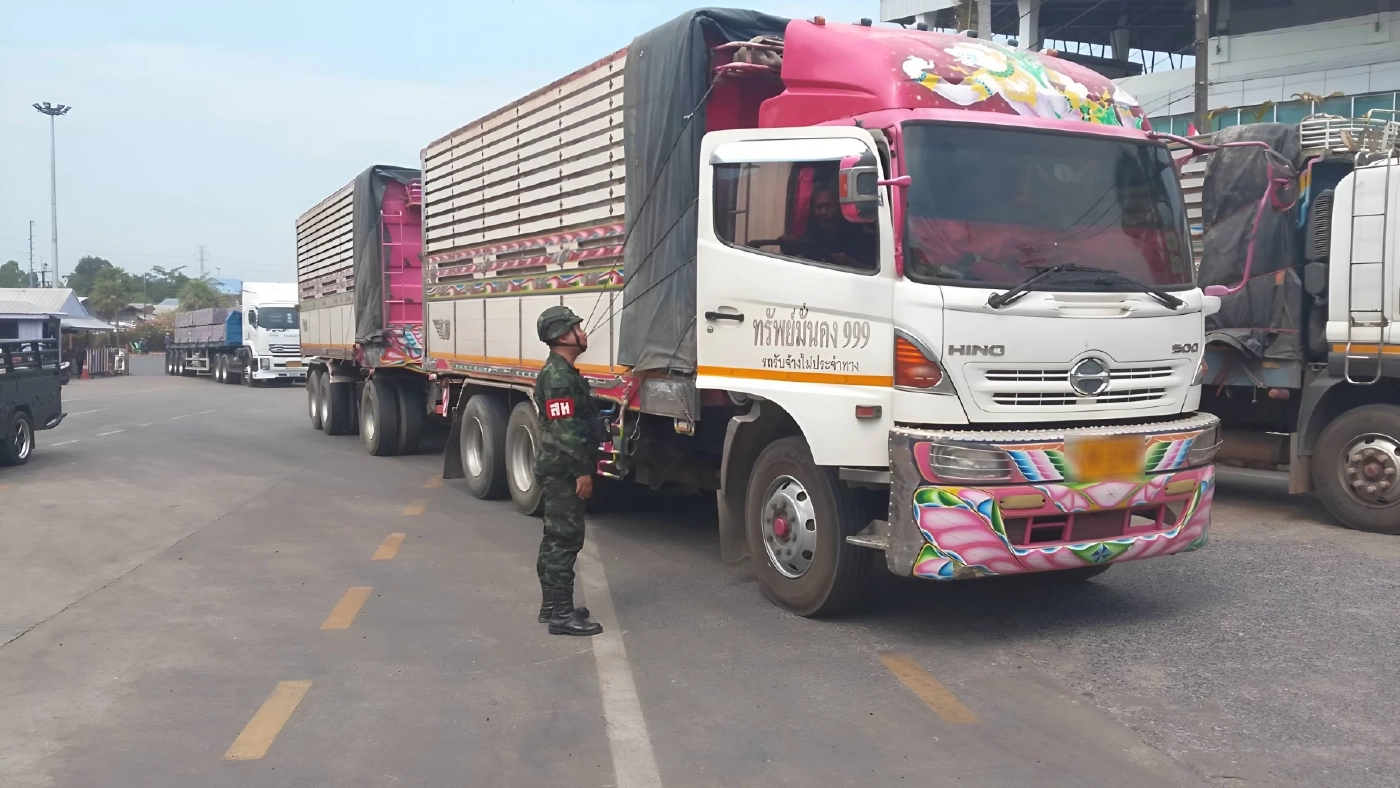 ทบ. โต้ข่าว "กัมพูชา" อ้อม "ลาว" ซื้อ "น้ำมันไทย" ยันคุมเข้มไม่พบลักลอบ "ส่งออก"