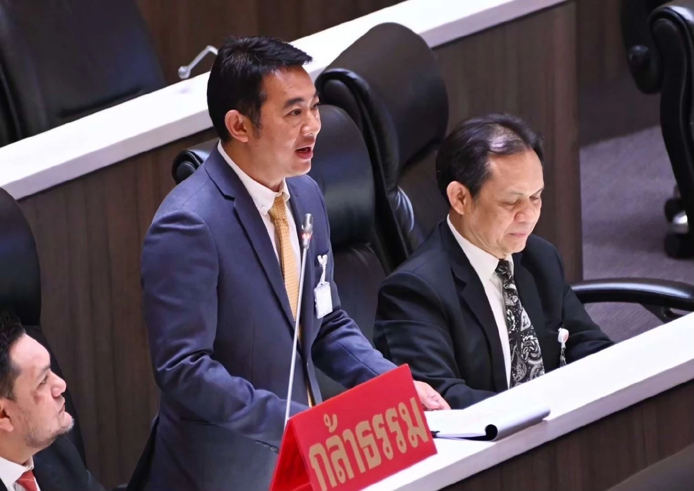 “กล้าธรรม” จี้รัฐบาลเยียวยา-รับมือหลังน้ำมันพุ่ง 6 บาท/ลิตร