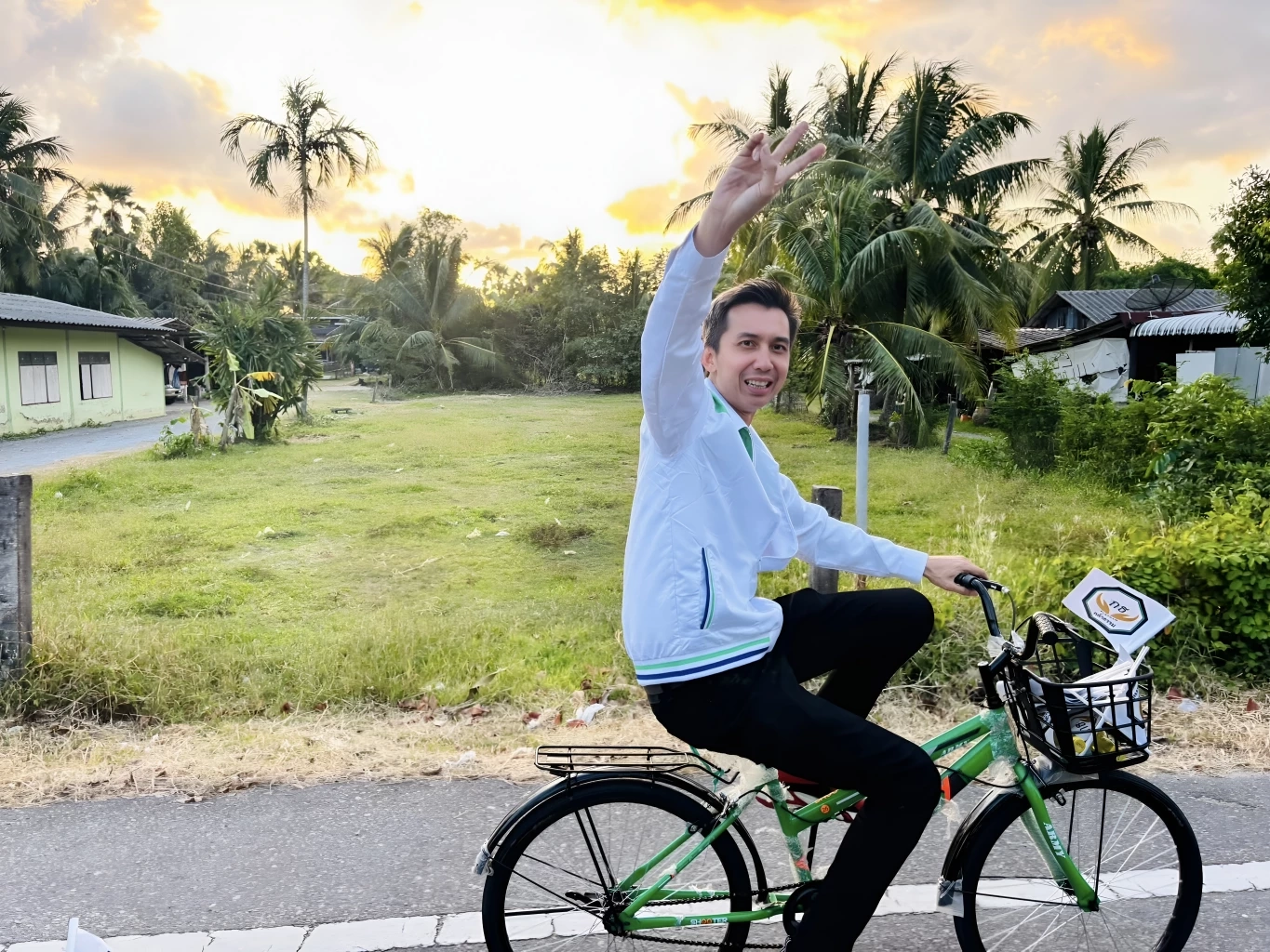 "ธรรมนัส" โยน "ชนนพัฒฐ์" ตอบเอง ปมดีเอสไอ เรียกพบพรุ่งนี้ บอกเป็นเรื่องส่วนตัว ตอบแทนไม่ได้