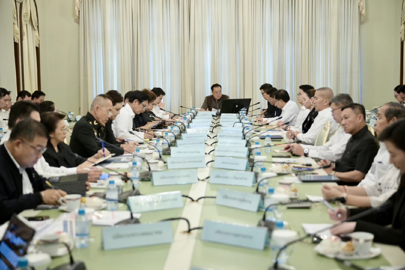 ครม.สั่งลุย 7 มาตรการด่วนสู้ภาวะน้ำมันแพง ช่วยครบทุกกลุ่ม