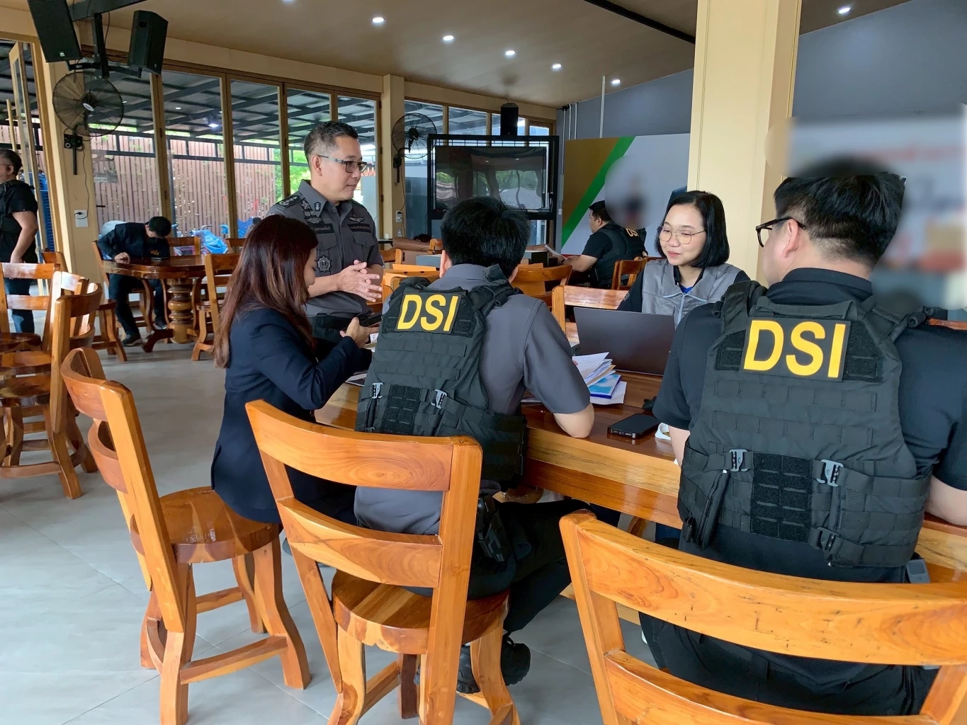 "ดีเอสไอ" แถลงค้นเครือข่าย "เว็บพนัน" ออกหมายเรียก "ชนนพัฒฐ์" พบ 12 มี.ค.นี้