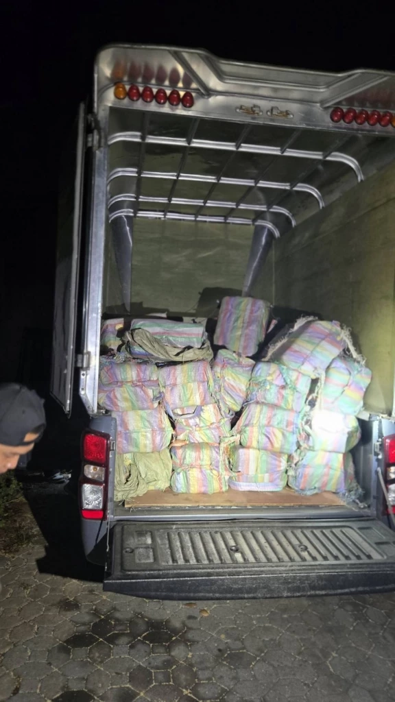 นครบาลแถลงจับแก๊งค้ายา ยึดของกลางบิ๊กล็อต 9 ล้านเม็ด-ไอซ์ 39 กก.