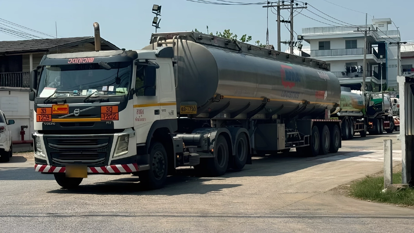 ท้านายกฯ ลงมาดู! คนขับรถน้ำมันแฉยับ "นอนรอ 5 วัน" คลังจ่ายแค่เศษเสี้ยว สวนทางรัฐสั่งอัดฉีด! (มีคลิป)