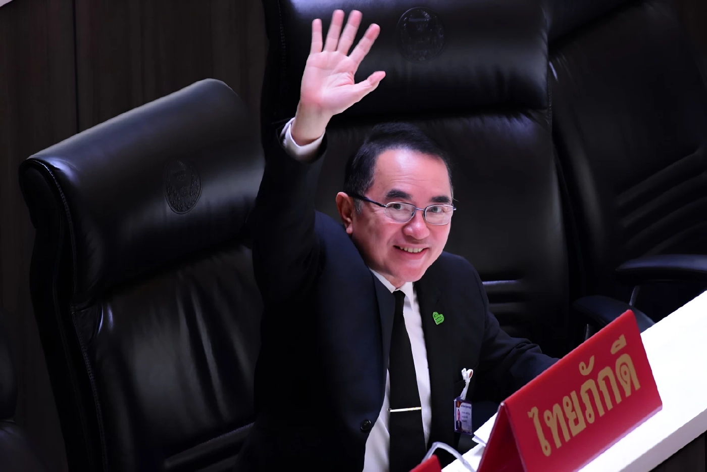 "หมอวรงค์" รุกฆาต! จี้ สว. ร่วมวง "จ่ายค่าข้าวเอง" ดีเดย์หลังสงกรานต์ ลั่นยุติยุคสวัสดิการกิน "ภาษีประชาชน"