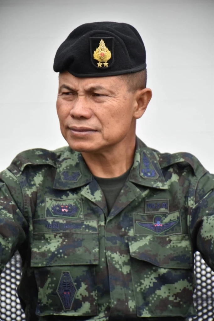 พลโท นรธิป โพยนอก แม่ทัพภาคที่ 4