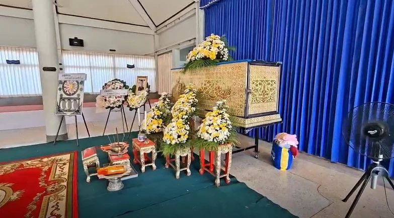 ถึงกับขอดูใบมรณะบัตร! เจ้าอาวาสวัด จ.พิจิตร หาน้ำมันใส่เตาเผา