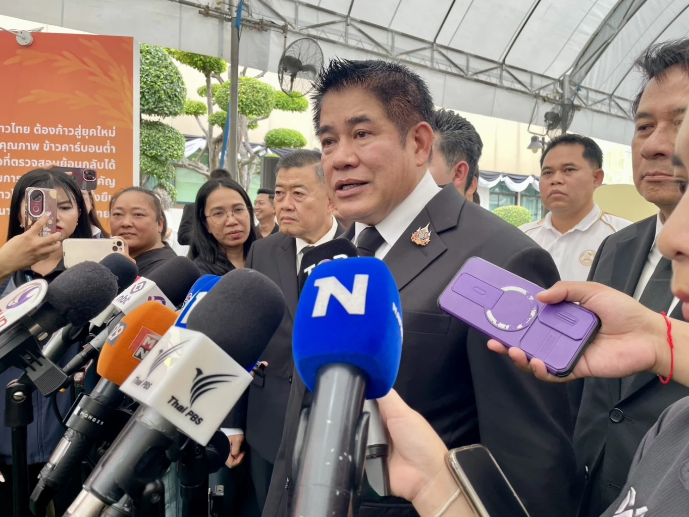 ร.อ.ธรรมนัส พรหมเผ่า รองนายกฯ และ รมว.เกษตรฯ 