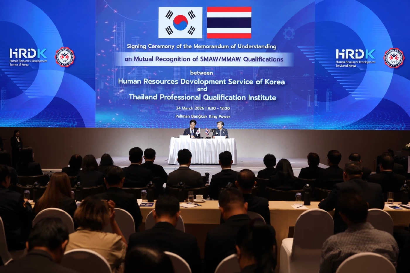 ผลักดัน! ช่างเชื่อมอาร์กโลหะด้วยมือ ทำงานอู่ต่อเรือเกาหลีใต้