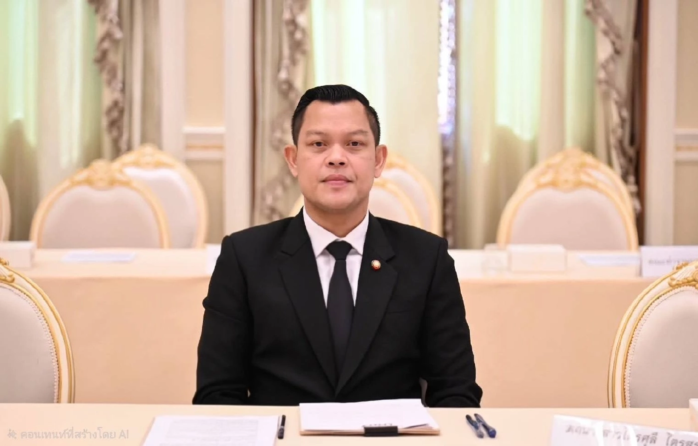 นายธนกร วังบุญคงชนะ รัฐมนตรีว่าการกระทรวงอุตสาหกรรม