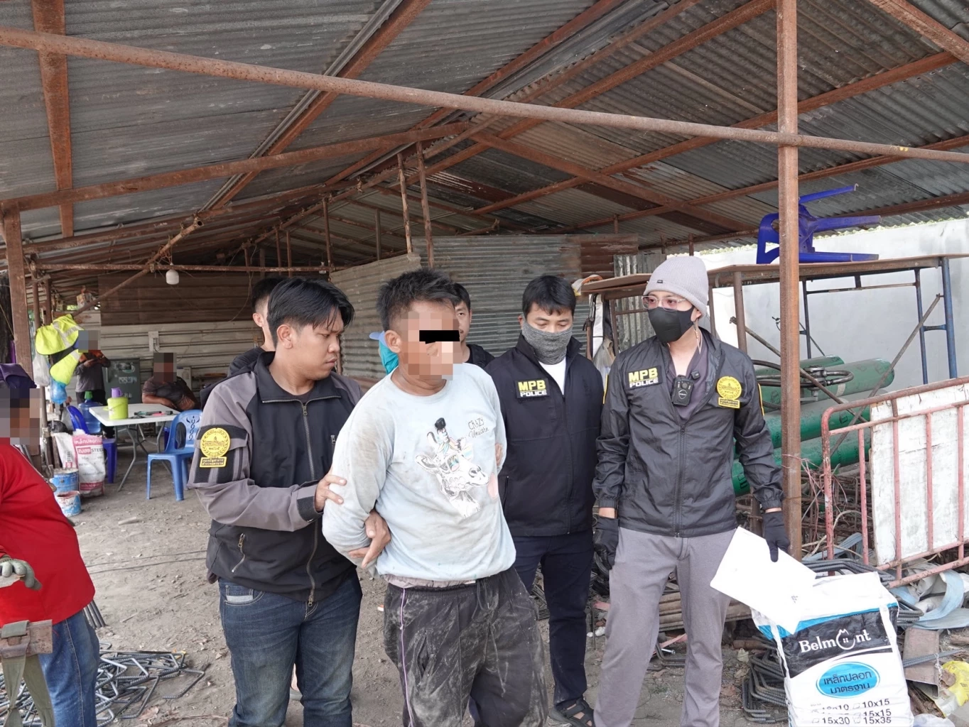 ตร.นครบาล รวบพ่อทาสยานรก ละเมิดคนในบ้าน หนีกบดานข้ามจังหวัด