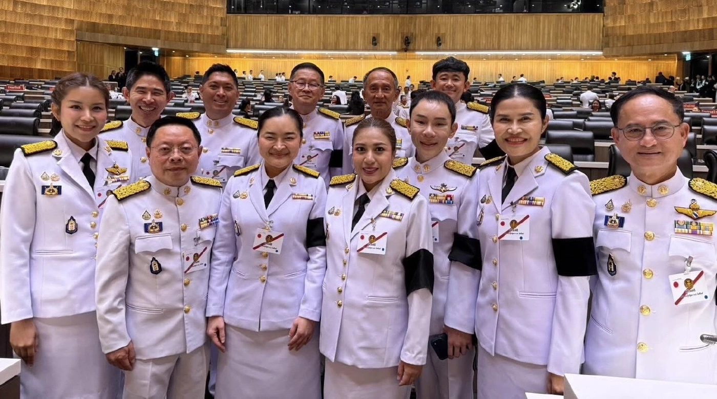 ปุ๋ง สุดาวรรณ นำทีมแป้งมันยืนข้างบ้านจันทร์