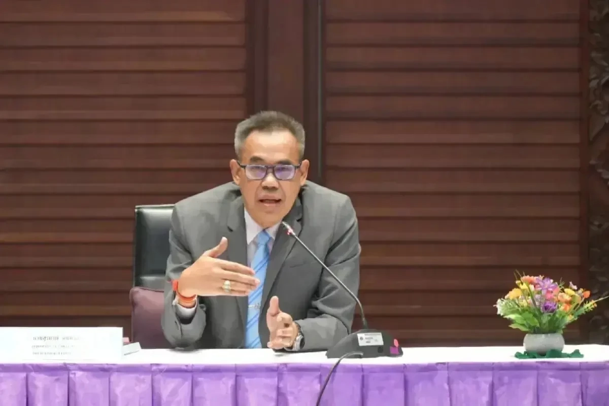 นายสุรพงษ์ อินทรถาวร เลขาธิการ ป.ป.ช.