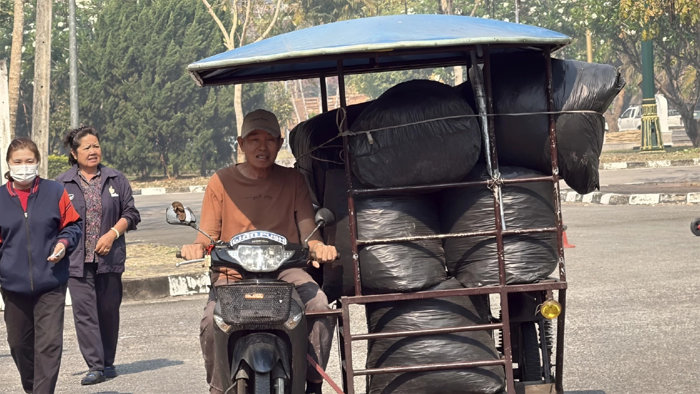 เชียงใหม่ไอเดียเจ๋ง! เปิดตลาดนัด "ใบไม้แลกไข่" สันกำแพงโมเดล สกัดเผาป่า-ลดค่าครองชีพสู้พิษเศรษฐกิจ