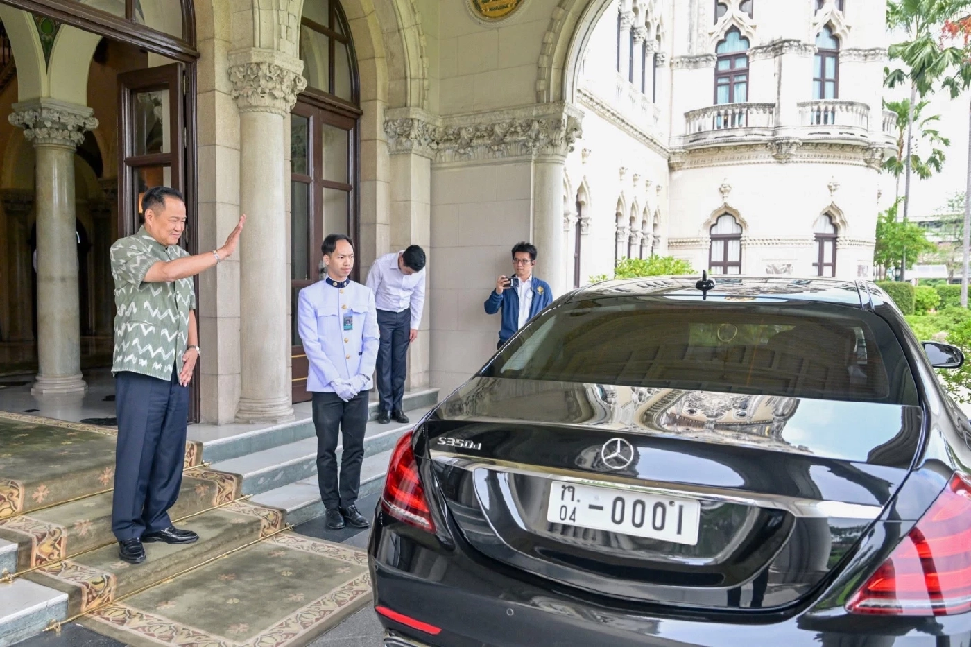 "อนุทิน" คุย "ทูตออสเตรเลีย" ไม่มีคุยเรื่องซื้อ "น้ำมัน" ถกร่วมมือการค้าการลงทุน แก้ปัญหา FTA นำเข้านมผง