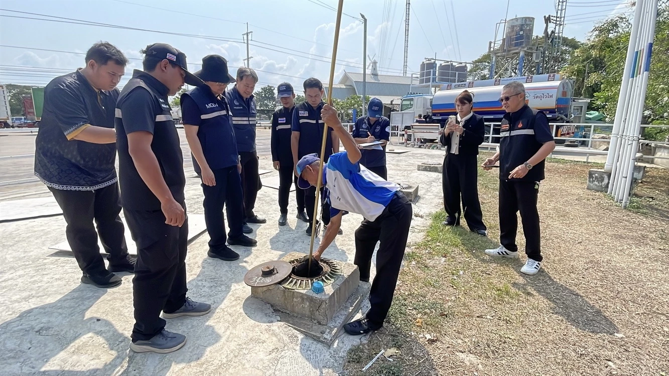 จับโป๊ะ! "คนขับรถน้ำมัน" โอด "ตกเป็นแพะ" ชี้ถูก "หั่นโควตา" หายวับ 2 ใน 3 ทำ "น้ำมันขาดปั๊ม" ไม่ใช่ส่งไม่ทัน