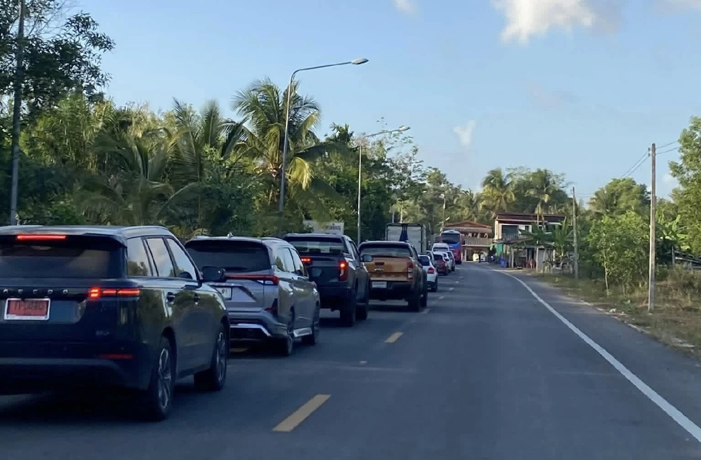 ใต้ปะทะเดือด! นปพ.ปิดล้อมกลุ่มผู้ก่อเหตุ คนร้ายยิงสู้ยิบตาดับ 1