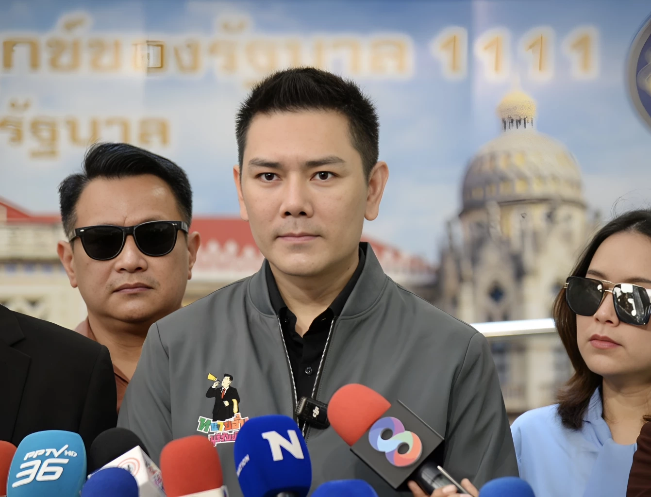 "ทนายอั๋น-เต้ มงคลกิตติ์" บุกทำเนียบฯ ยื่นหนังสือจี้ "อนุทิน" ลาออก เปิด 7 ปมฉาวขาดจริยธรรม-บริหารน้ำมันล้มเหลว