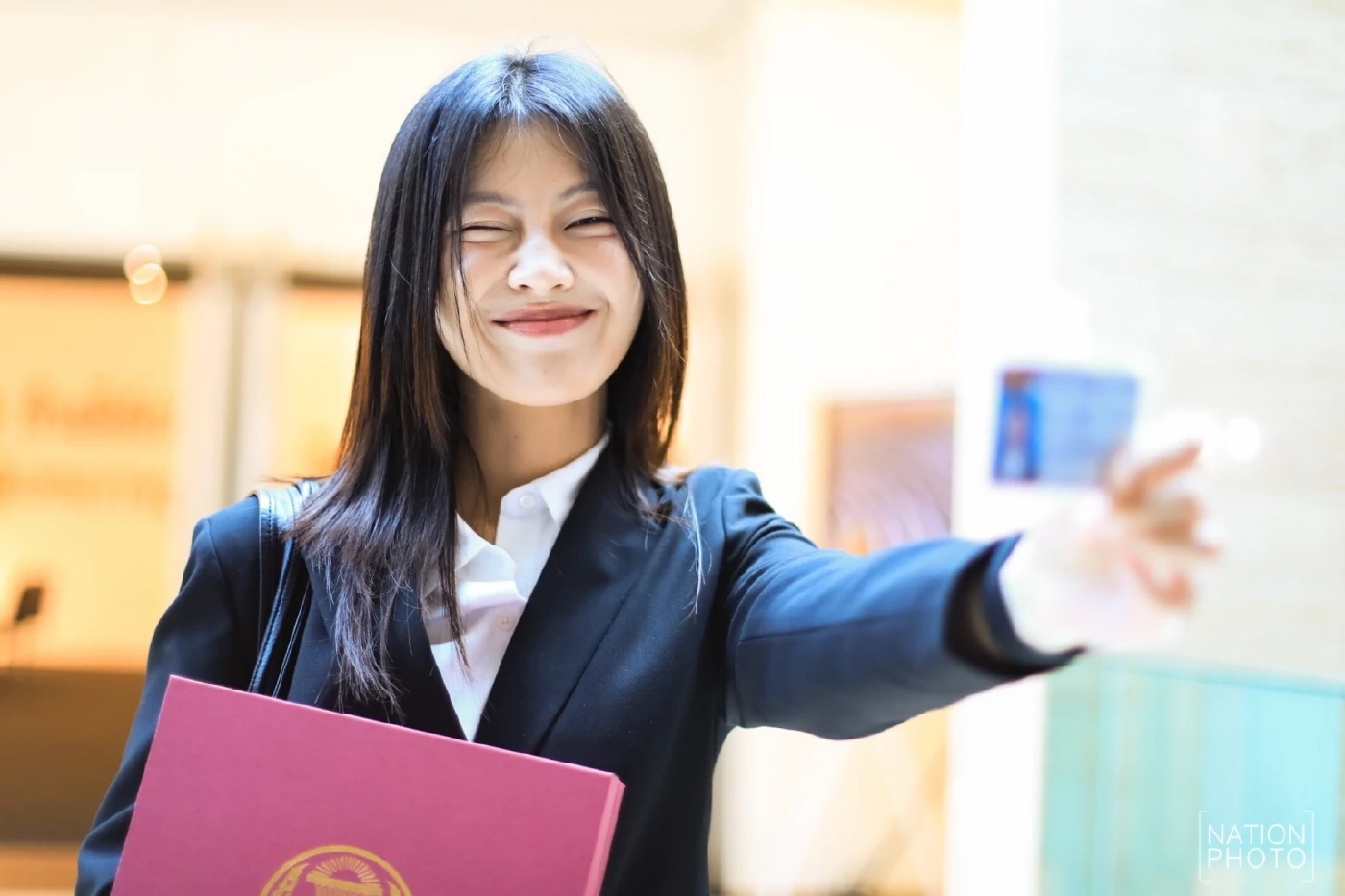 "พลอย ณัฐธิดา" หลาน "เนวิน" ตื่นเต้นเป็น สส.สมัยแรก วัย 25 ปี ไม่กดดัน รับโดนติวเข้มหนัก ก่อนเข้าสภาฯ