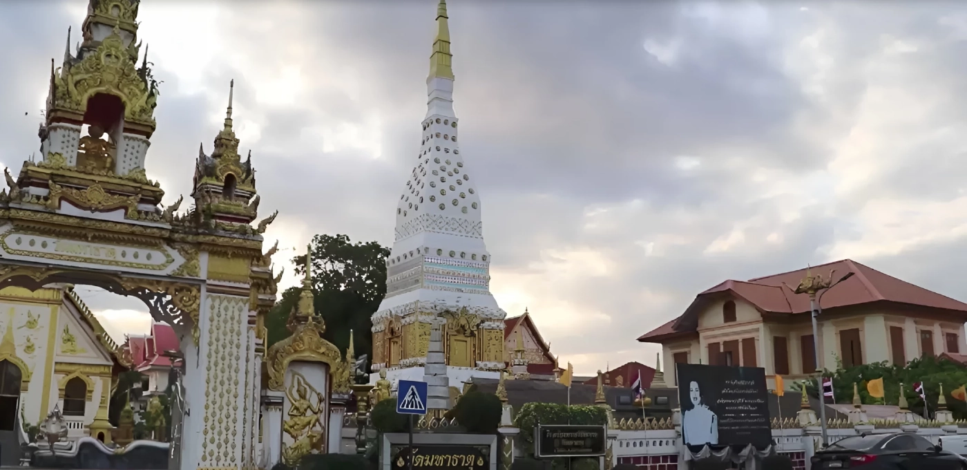 ลามถึงวัด! วัดดังนครพนม "ขาดน้ำมันเผาศพ" จำต้อง "งดรับศพ–ปิดเมรุชั่วคราว" (มีคลิป)