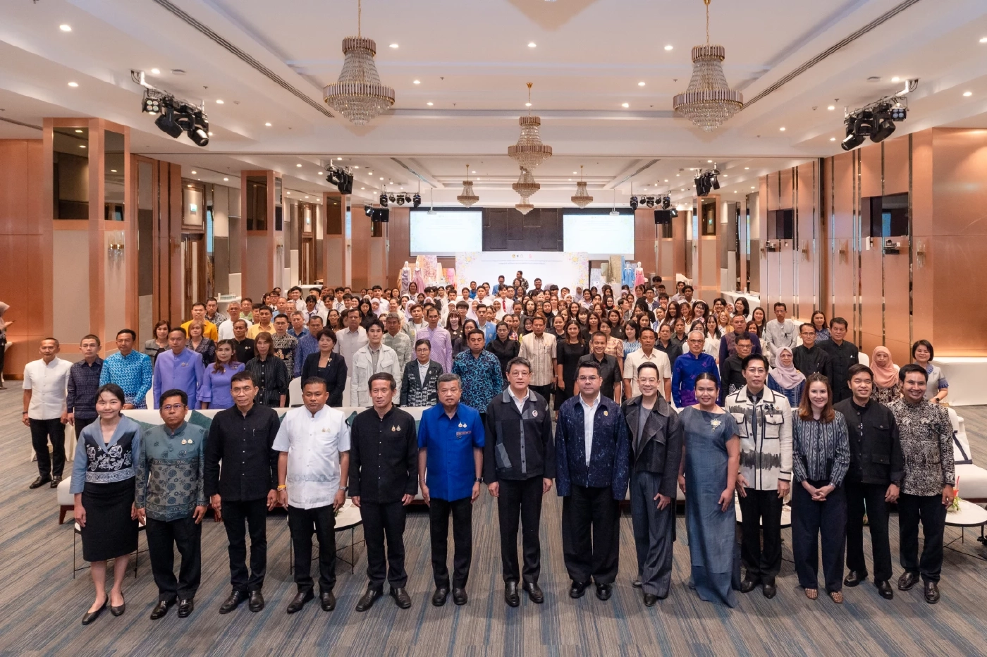เผยแพร่พระอัจฉริยภาพ! มท. จัดอบรม "ผ้าไทยใส่ให้สนุก" ที่สงขลา ยกระดับภูมิปัญญาไทยสู่แฟชั่นระดับสากล