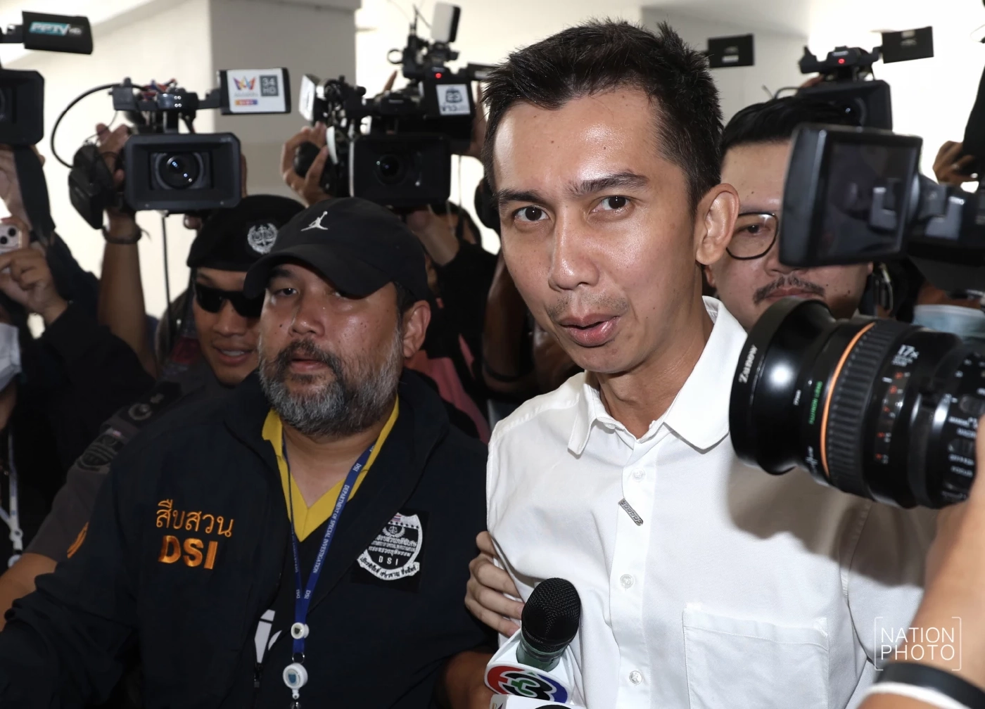 มาตามนัด! "ชนนพัฒฐ์" เข้าพบดีเอสไอ ตามหมายเรียก ข้อหา "เว็บพนัน-ฟอกเงิน"