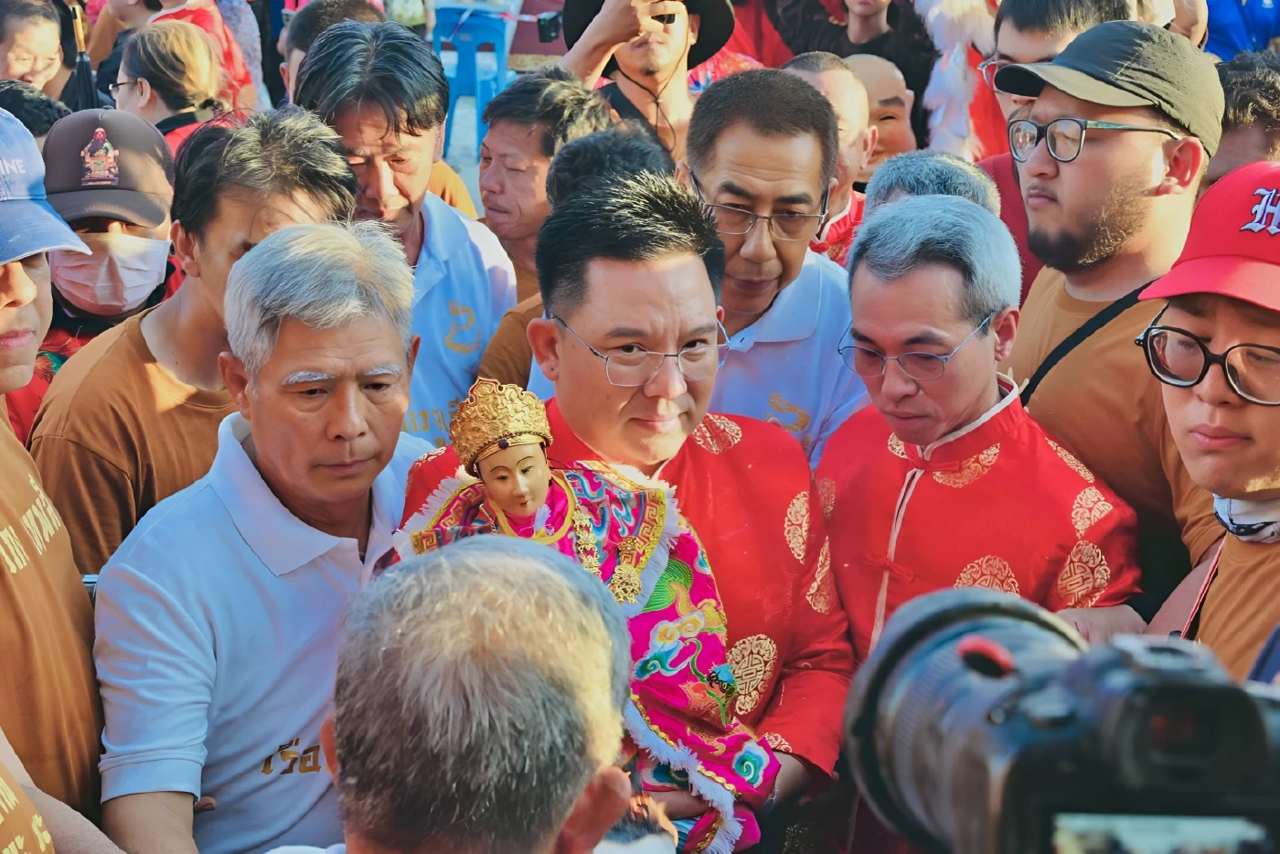 "เลขาฯ ศอ.บต." ชูประเพณีดั้งเดิม "มหาสมโภชเจ้าแม่ลิ้มกอเหนี่ยว" หนุน "สันติสุข" ปัตตานี