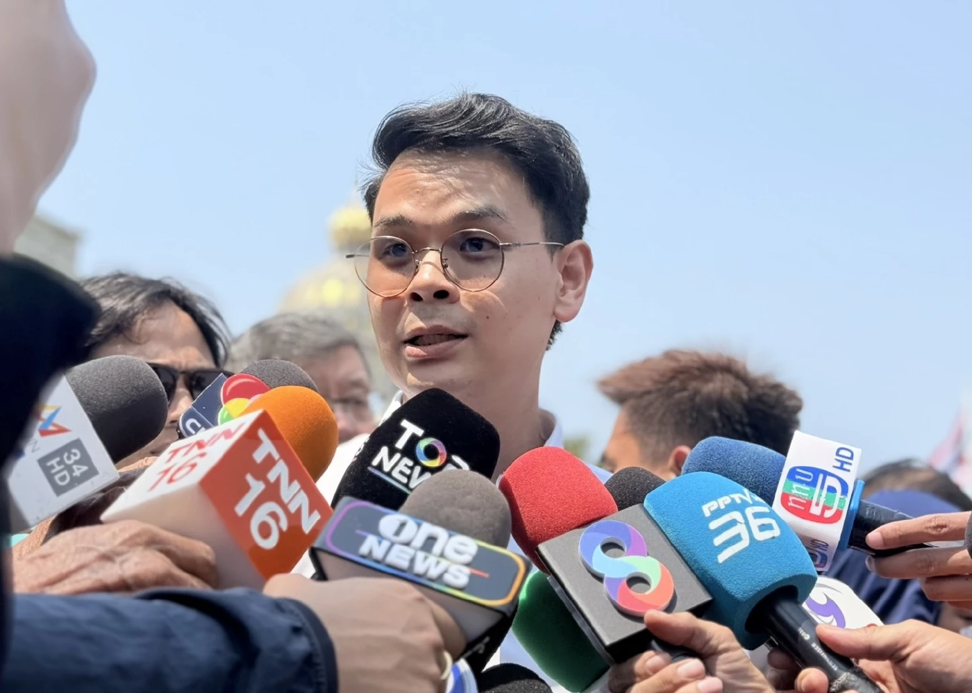 นายไชยชนก ชิดชอบ รัฐมนตรีว่าการกระทรวงดิจิทัลเพื่อเศรษฐกิจและสังคม