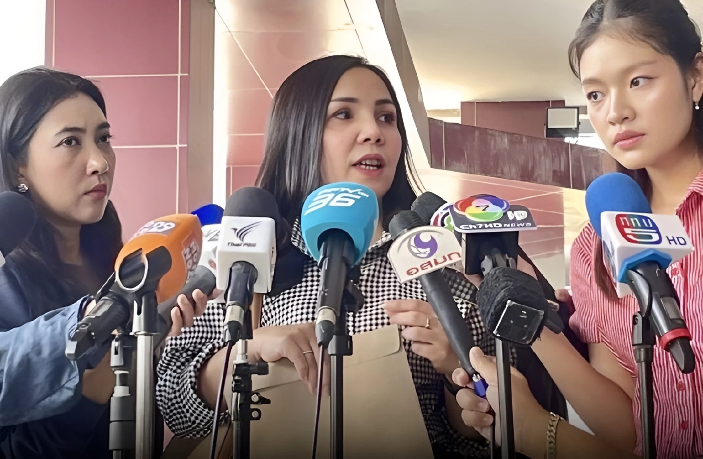 น้ำมัน 3 แสนลิตรมาจากไหน? "จ๊อบเบอร์คลังน้ำมันอ่างทอง" โผล่ชี้แจงตำรวจ งัดหลักฐานโต้ "กักตุน-ขายเกินราคา"