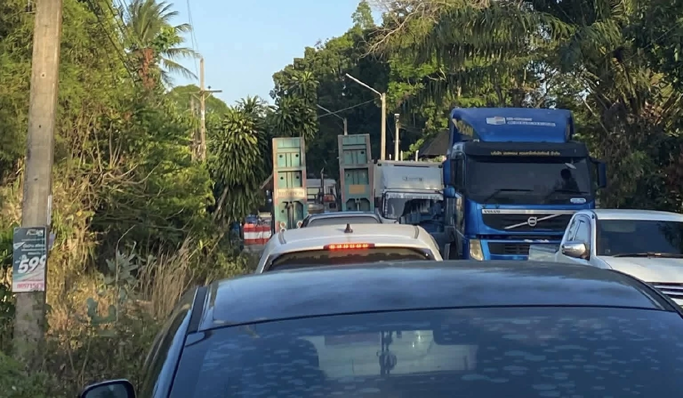 ใต้ปะทะเดือด! นปพ.ปิดล้อมกลุ่มผู้ก่อเหตุ คนร้ายยิงสู้ยิบตาดับ 1