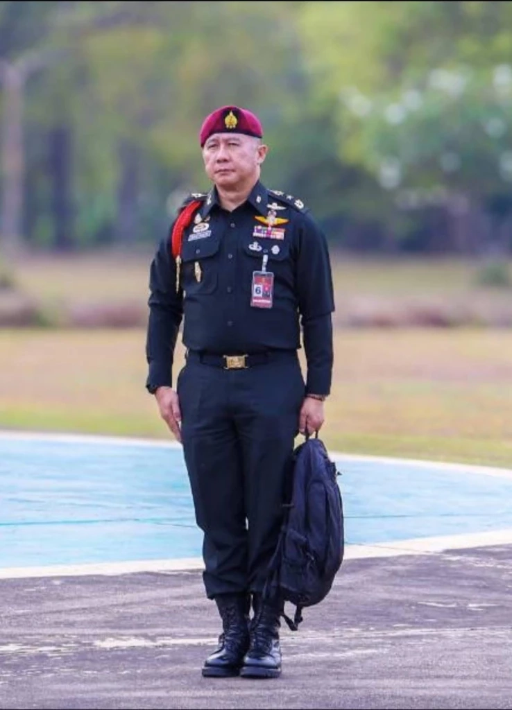 พลโท ธีรนันท์ นันทขว้าง เจ้ากรมข่าวทหารบก