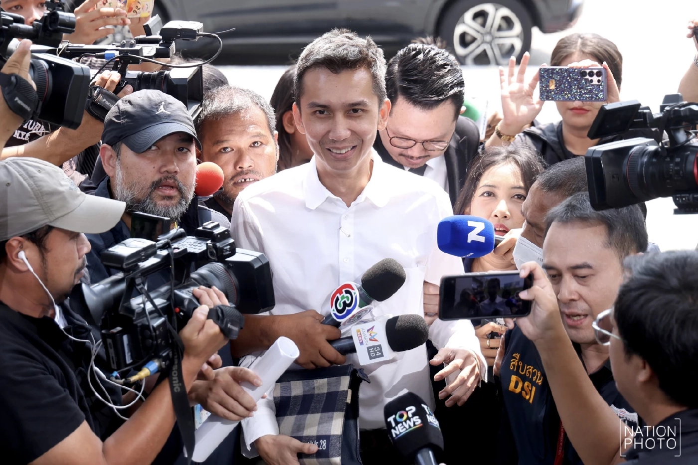 มาตามนัด! "ชนนพัฒฐ์" เข้าพบดีเอสไอ ตามหมายเรียก ข้อหา "เว็บพนัน-ฟอกเงิน"