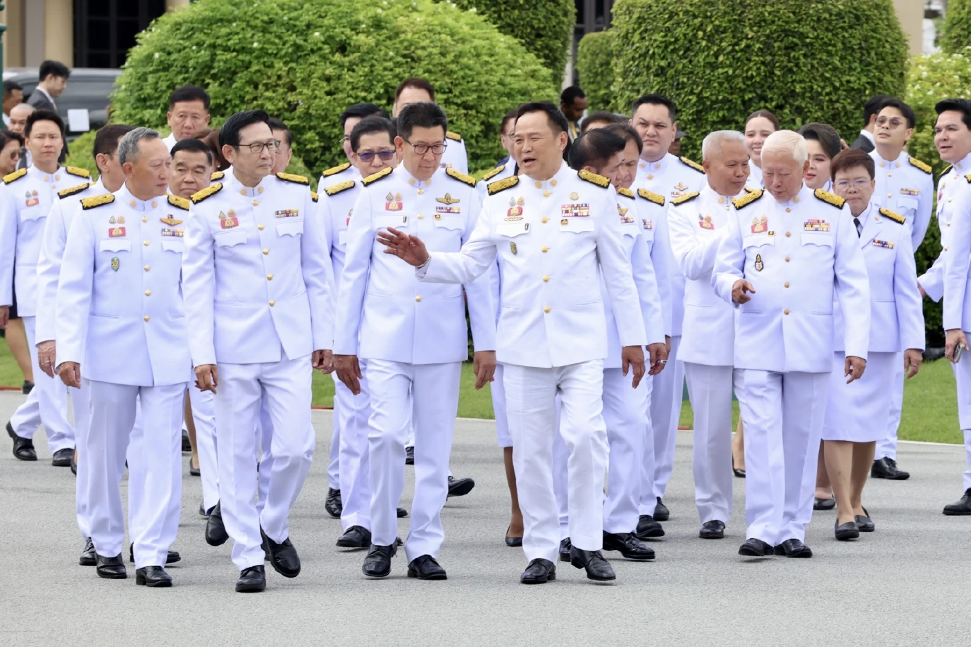 เปิดแผล “ภูมิใจไทย” อยู่ได้-อยู่ยาวจริงหรือ? ฮั้ว สว.ตามหลอน 7 รมต.ขึ้นลิสต์ยื่นซักฟอก