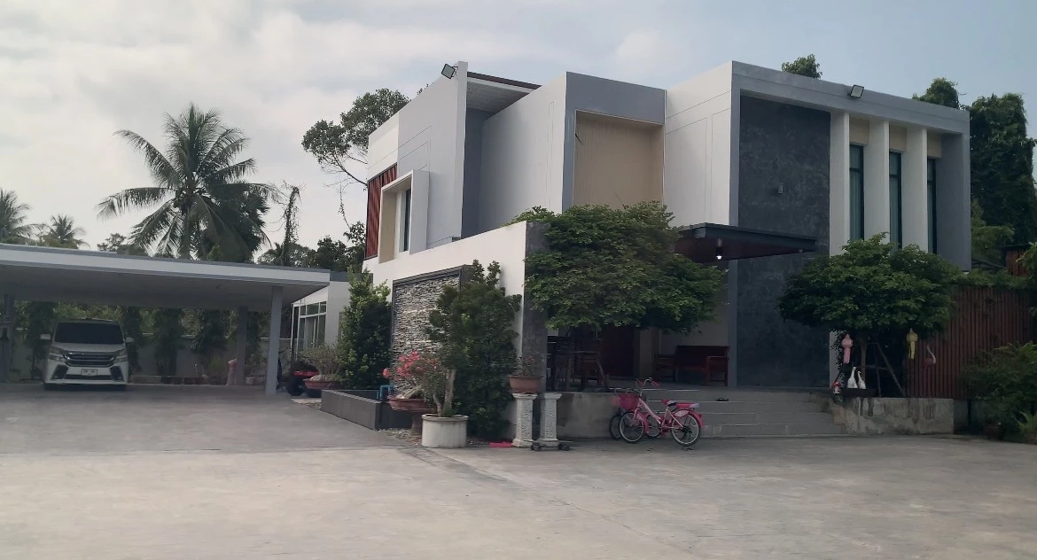 "ดีเอสไอ" แถลงค้นเครือข่าย "เว็บพนัน" ออกหมายเรียก "ชนนพัฒฐ์" พบ 12 มี.ค.นี้