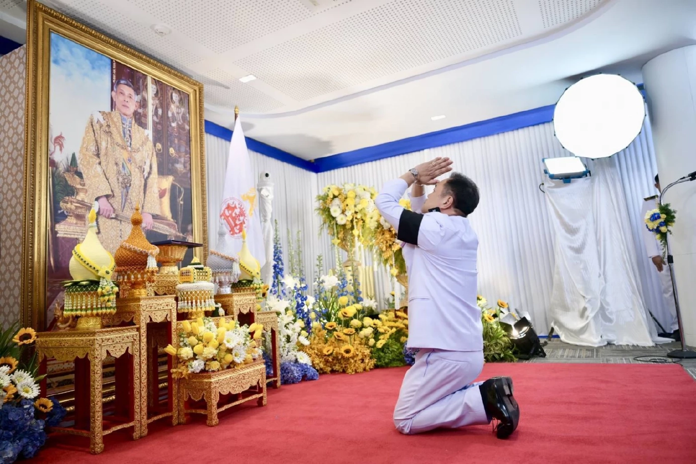"อนุทิน" รับพระบรมราชโองการโปรดเกล้าฯ เป็นนายกรัฐมนตรีคนที่ 32 สมัยที่ 2