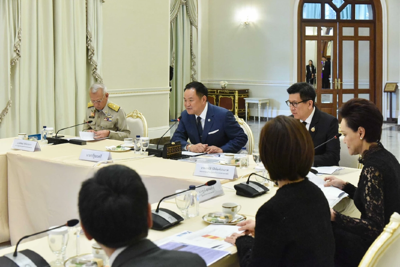 พาณิชย์ดัน 6 มาตรการดูแลราคา - ช่วยผู้ส่งออก รับมือวิกฤตตะวันออกกลาง