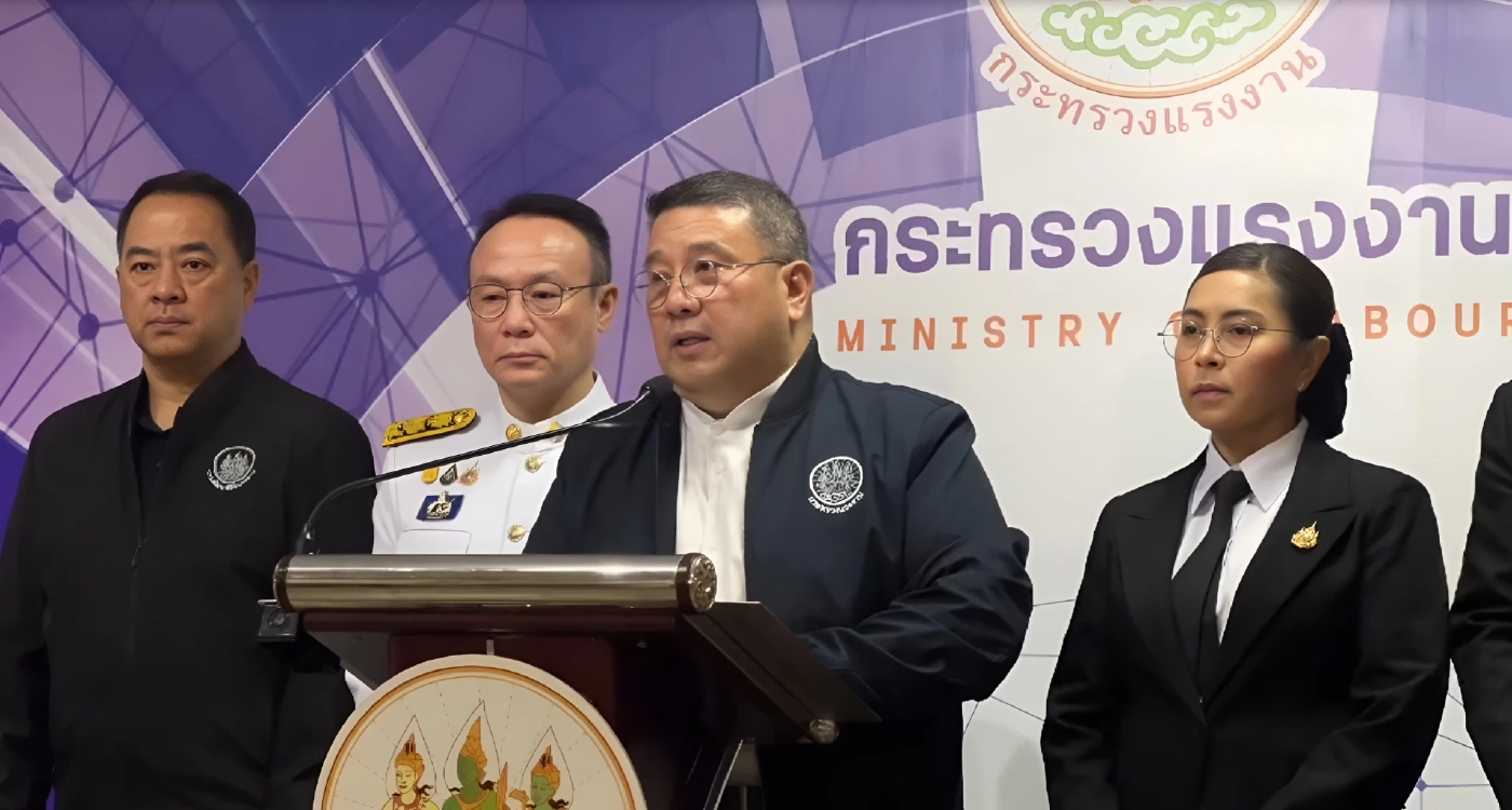 "ปลัดแรงงาน" เผยหลังประชุมวอร์รูม ติดตามสถานการณ์ตะวันออกกลาง ยืนยันแรงงานไทยในพื้นที่เสี่ยงกว่า 80,000 คนยังปลอดภัย