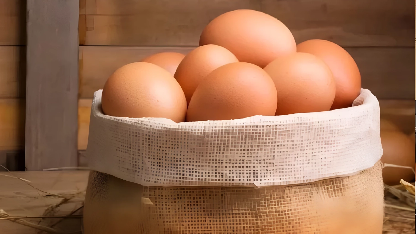 ชาวบ้านอ่วม! ไข่ไก่ขึ้นราคา 6 บาท/แผงวันนี้