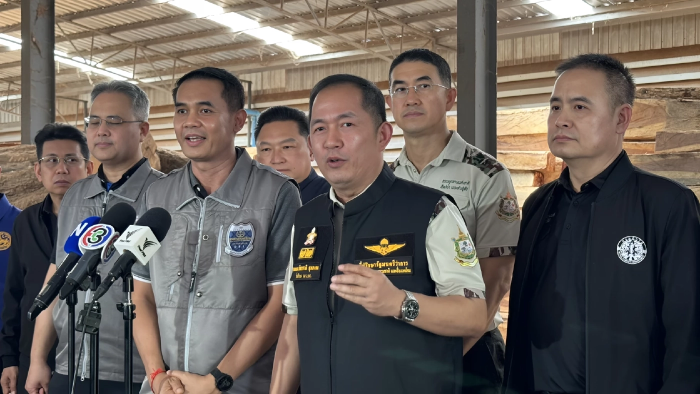 ทลายโกดัง ขบวนการ "ค้าไม้ข้ามชาติ" ส่งขายให้คนจีน มูลค่านับพันล้าน