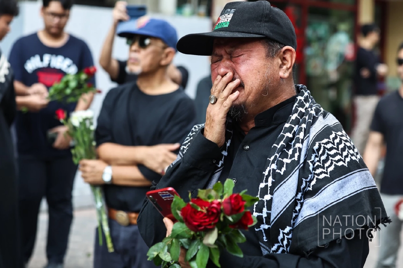 ชาวชีอะห์ในไทยหลั่งน้ำตา วางดอกไม้ - ร้องเพลง ไว้อาลัย “คาเมเนอี”