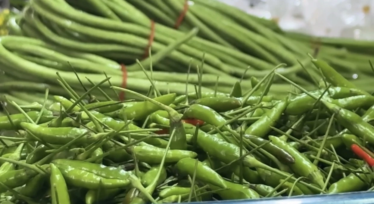 ผักหน้าร้อนราคาพุ่ง แพงเท่าตัว ‘มะนาว’ แตะลูกละ 8 บาท ‘กวางตุ้ง’ ทุบสถิติถุงละ 120