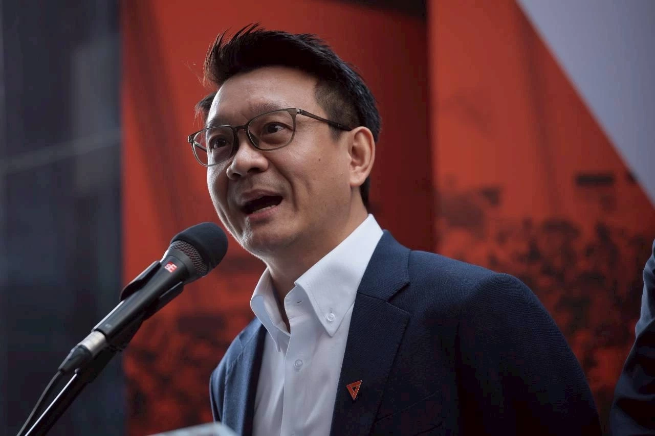 นายวีระยุทธ กาญจน์ชูฉัตร สส.บัญชีรายชื่อ รองหัวหน้าพรรคประชาชน 