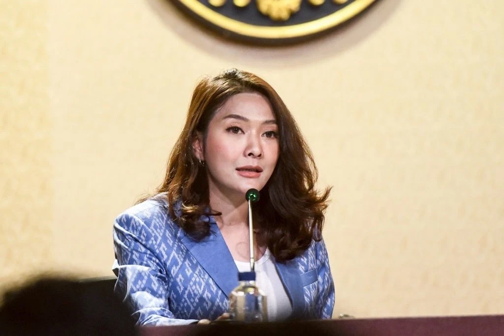 นางสาวอัยรินทร์ พันธุ์ฤทธิ์ รองโฆษกประจำ​สำนักนายกรัฐมนตรี