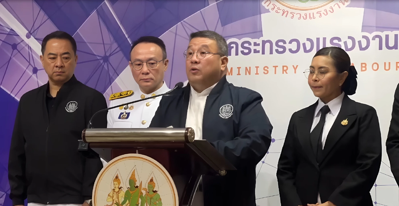 "ปลัดแรงงาน" เผยหลังประชุมวอร์รูม ติดตามสถานการณ์ตะวันออกกลาง ยืนยันแรงงานไทยในพื้นที่เสี่ยงกว่า 80,000 คนยังปลอดภัย