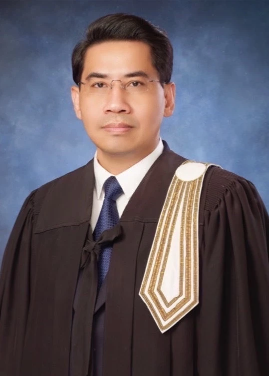  “ดร.ณัฏฐ์” หรือ ดร.ณัฐวุฒิ วงศ์เนียม นักกฎหมายมหาชน