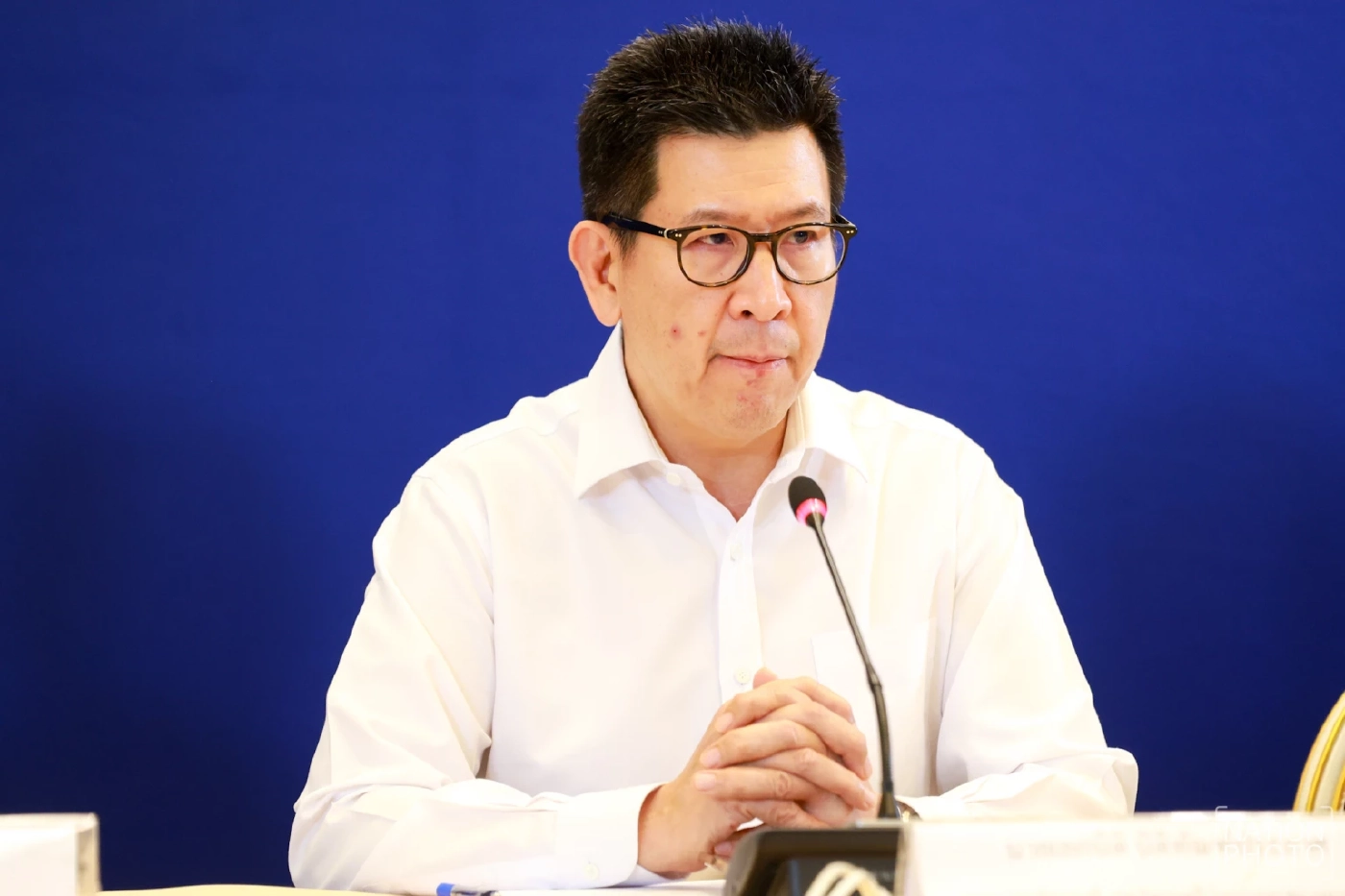 นายเอกนิติ นิติทัณฑ์ประภาศ รองนายกรัฐมนตรีและ รมว.คลัง 