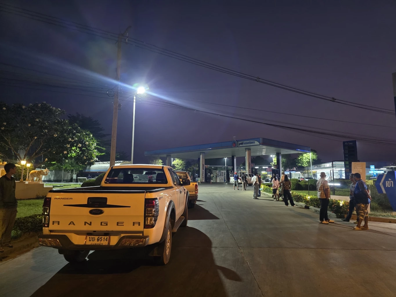 ธพ.ปัดข่าวลอบส่งออกน้ำมันกัมพูชา มั่นใจวิกฤตหน้าปั๊มเริ่มคลี่คลาย