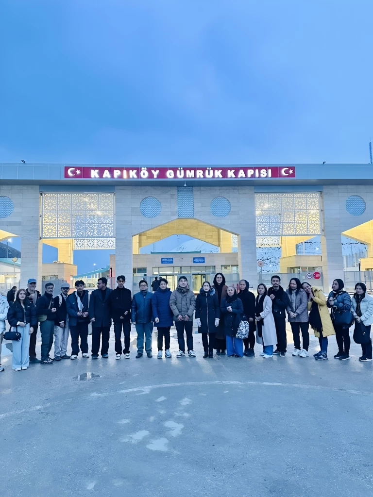 "คนไทย" ชุดแรกอพยพจาก "อิหร่าน" เดินทางถึง "ตุรกี" อย่างปลอดภัย