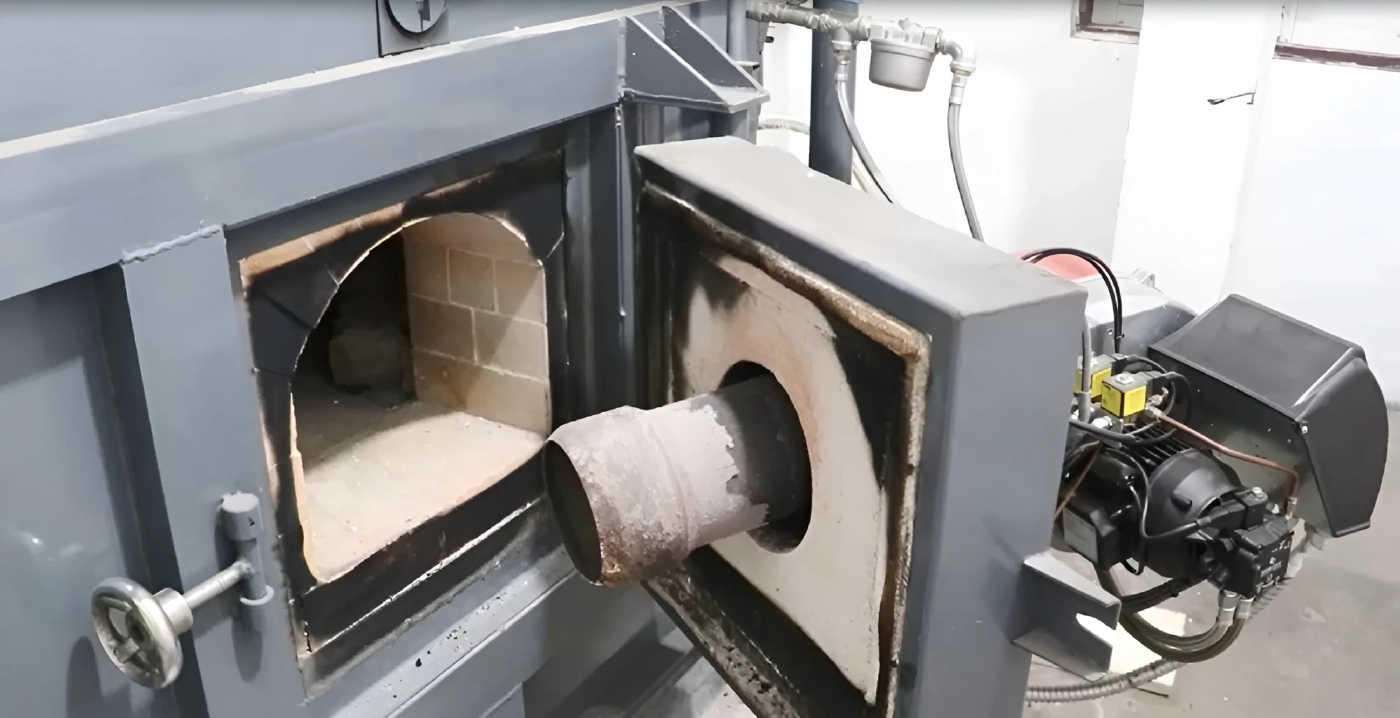 ลามถึงวัด! วัดดังนครพนม "ขาดน้ำมันเผาศพ" จำต้อง "งดรับศพ–ปิดเมรุชั่วคราว" (มีคลิป)