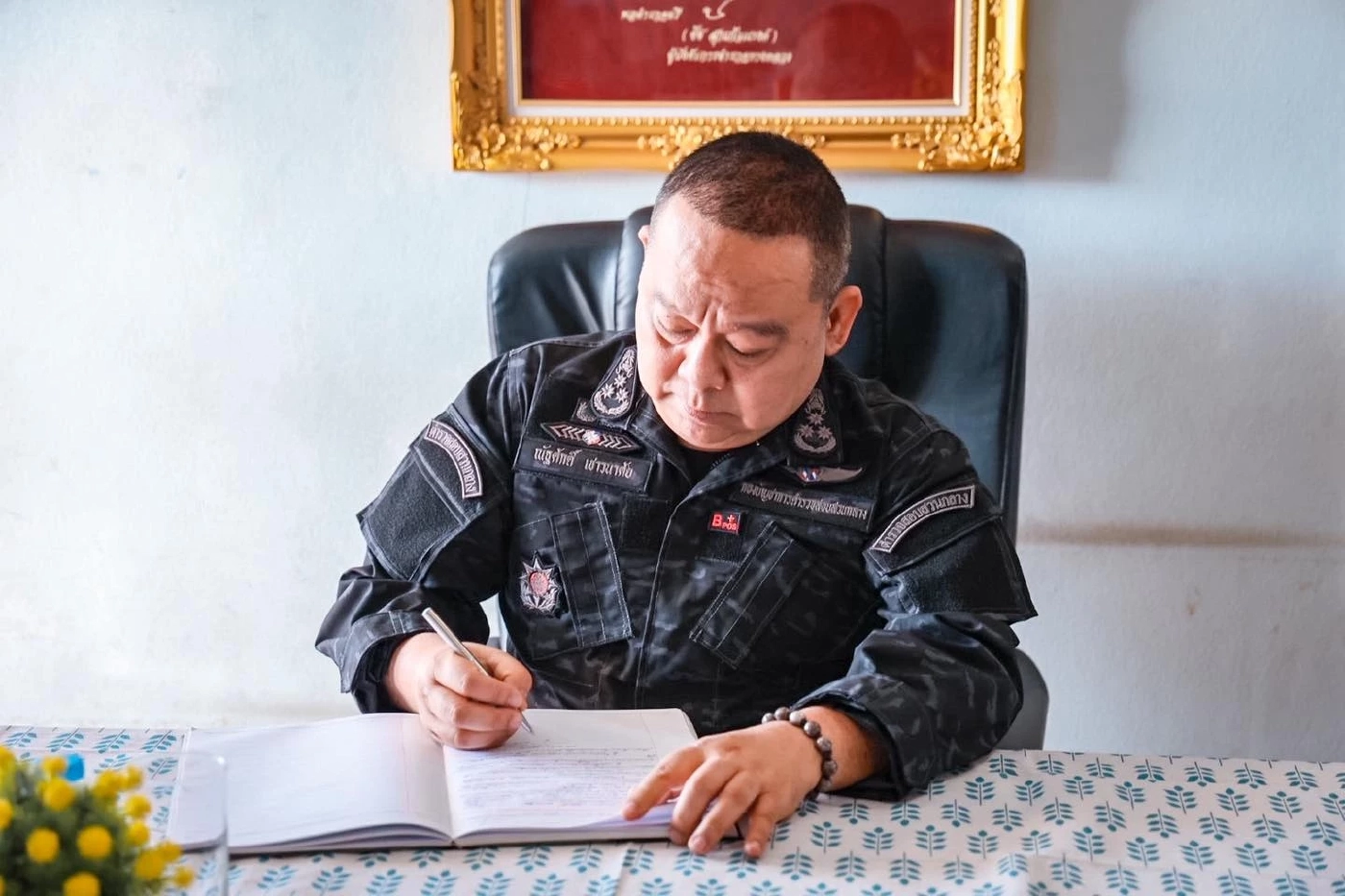 ผบช.ก. รุกคดีคลังน้ำมันอ่างทอง 3 แสนลิตร พบพิรุธ "คุณภาพต่ำ-เลี่ยงภาษี"