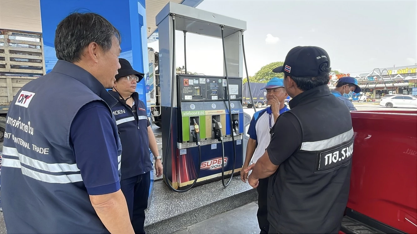 จับโป๊ะ! "คนขับรถน้ำมัน" โอด "ตกเป็นแพะ" ชี้ถูก "หั่นโควตา" หายวับ 2 ใน 3 ทำ "น้ำมันขาดปั๊ม" ไม่ใช่ส่งไม่ทัน